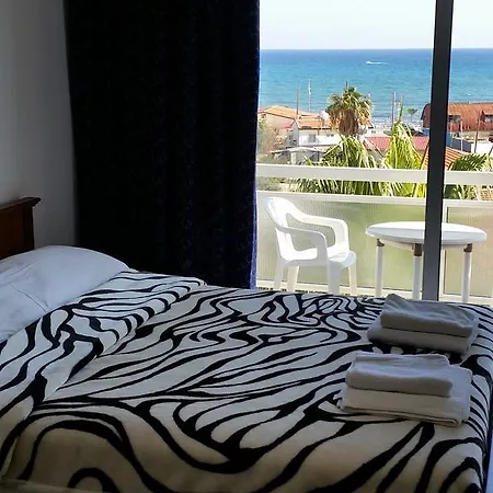 Pelides Apartment *